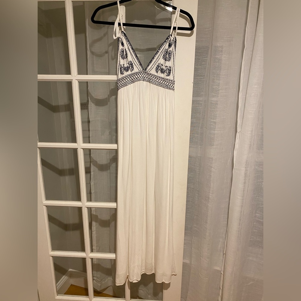 Whit LuLus Maxi Dress - Size Small